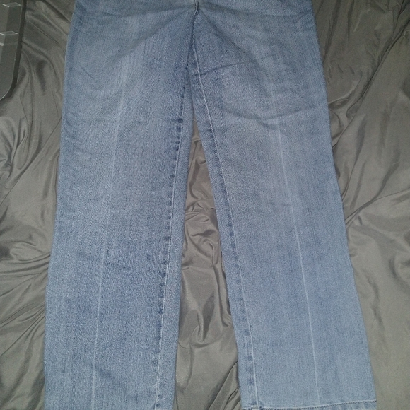 Gloria Vanderbilt Straight Leg Jeans Sz. 10 EUC - Picture 5 of 5
